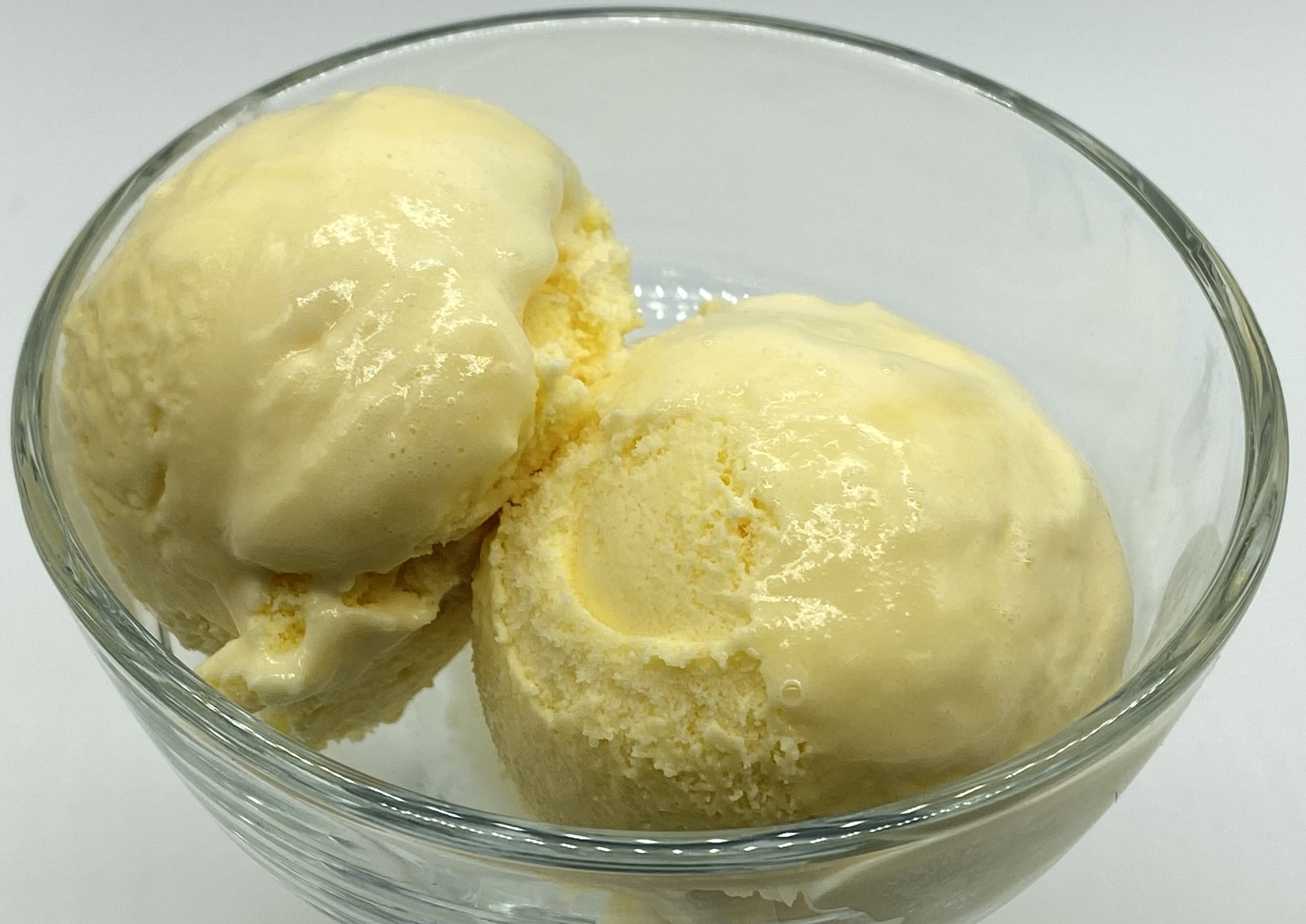 Mixed carotene emulsion yellow ice cream