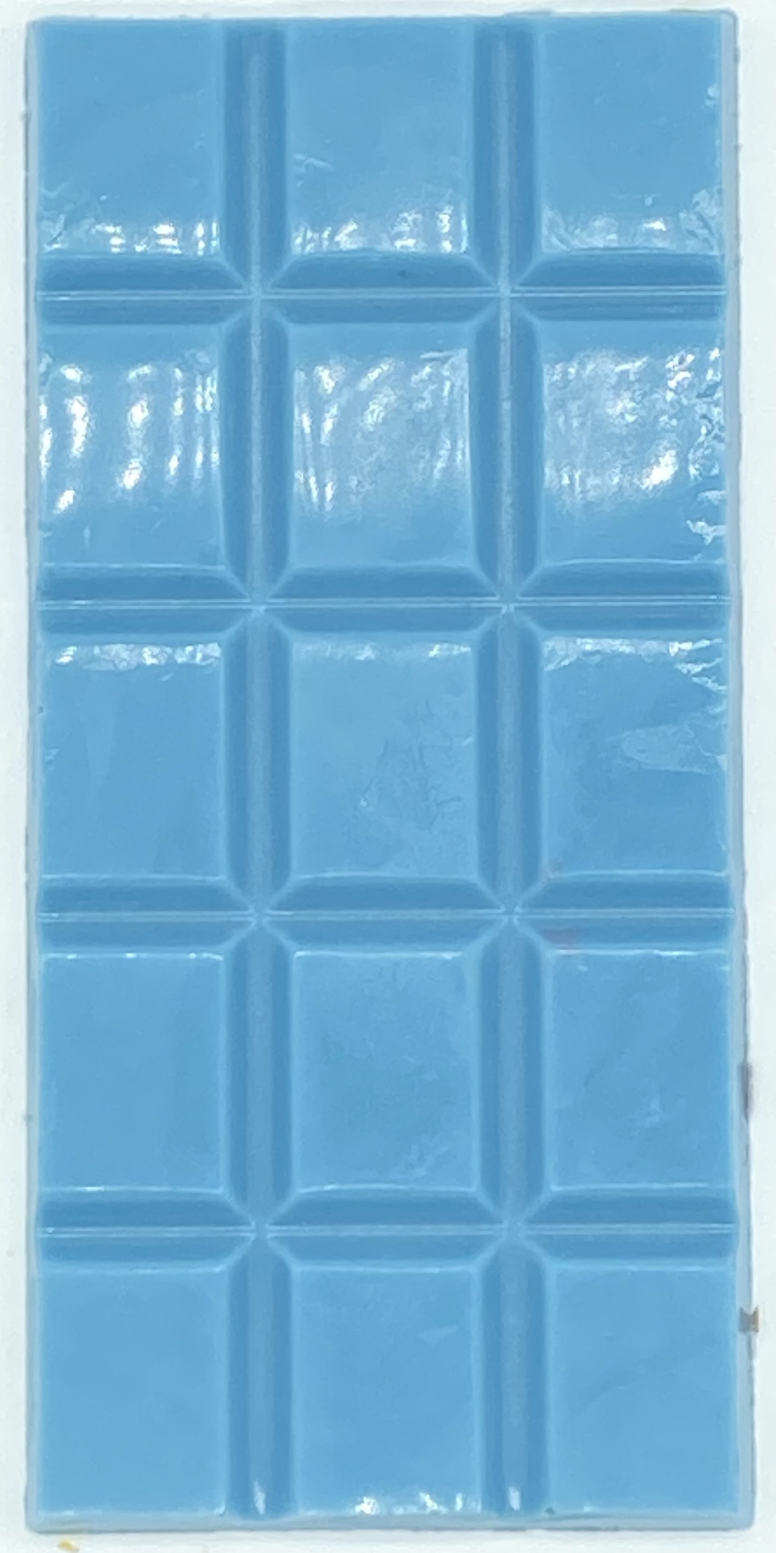 spirulina bright blue chocolate bar