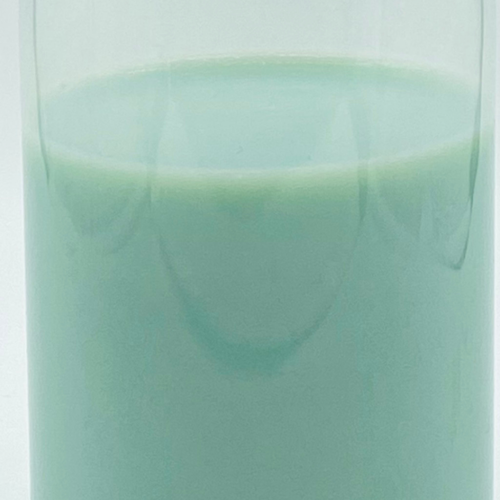 kiwi green in milk