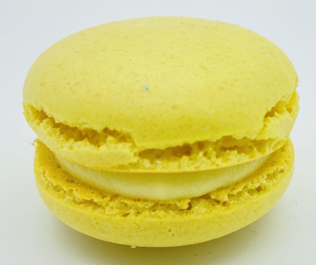 Safflower yellow macaron