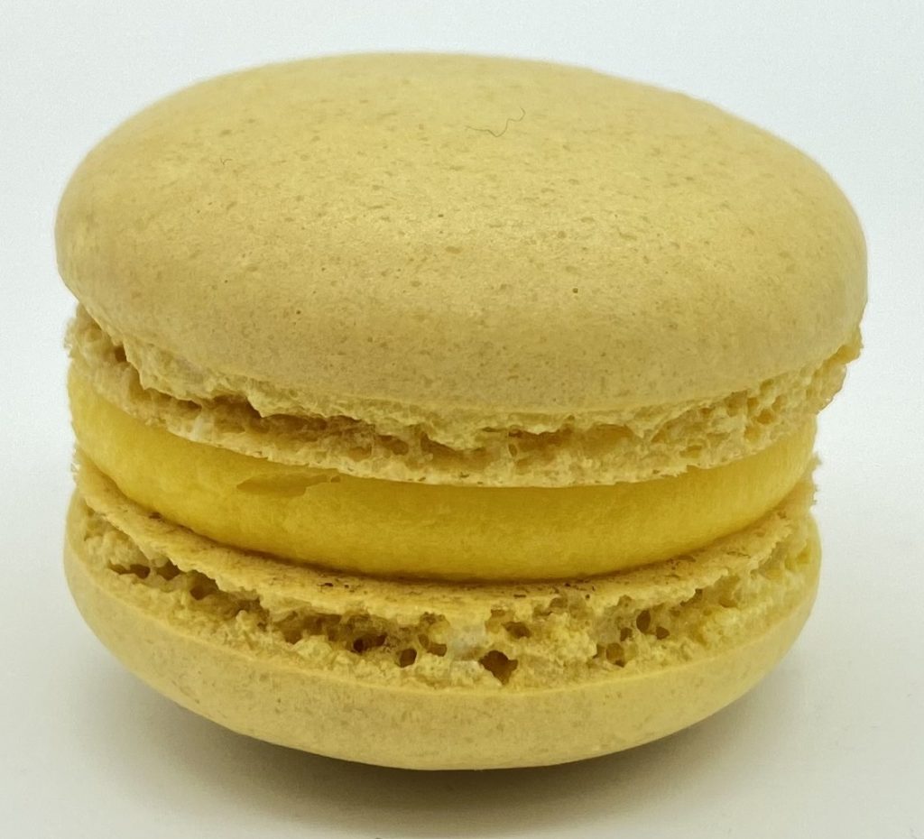 Curcumin yellow Macaron