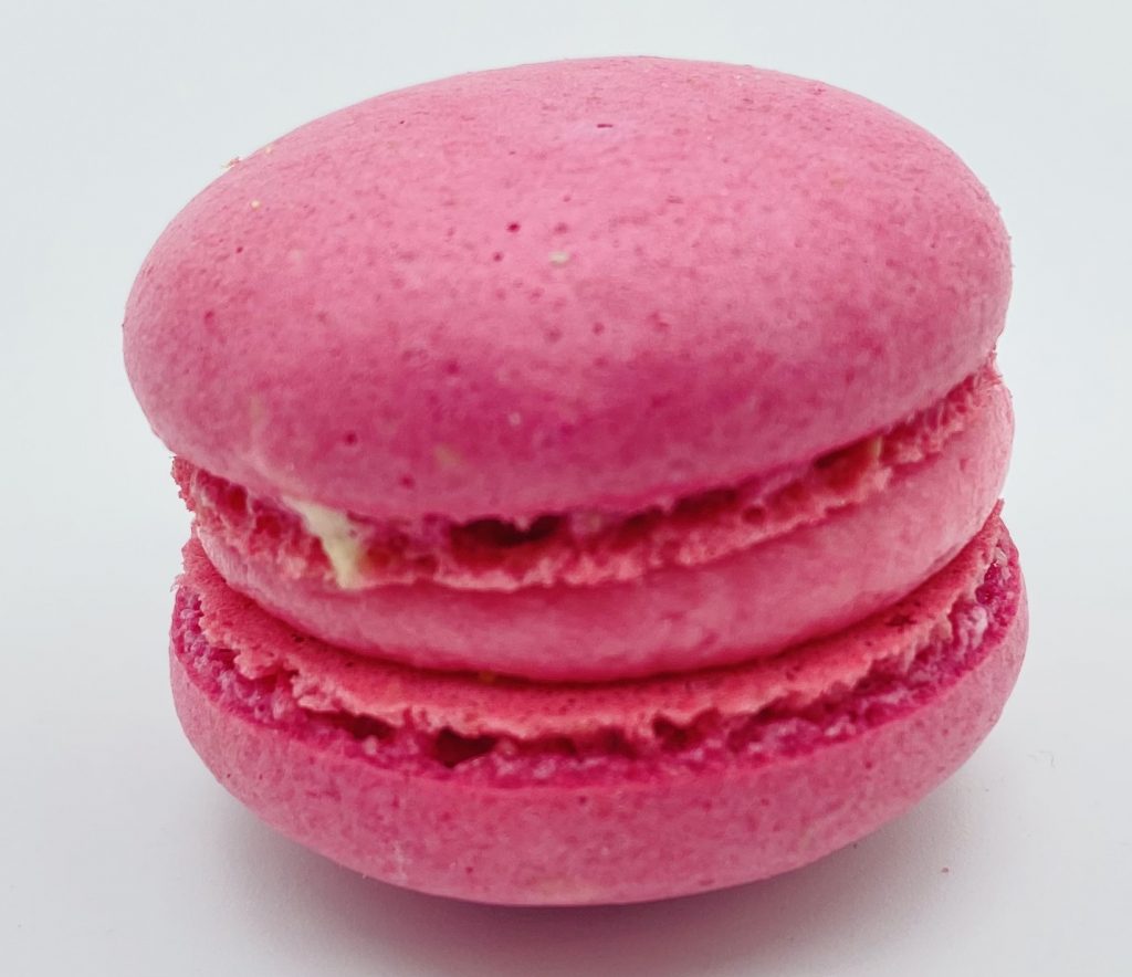 Carmine pink macaron