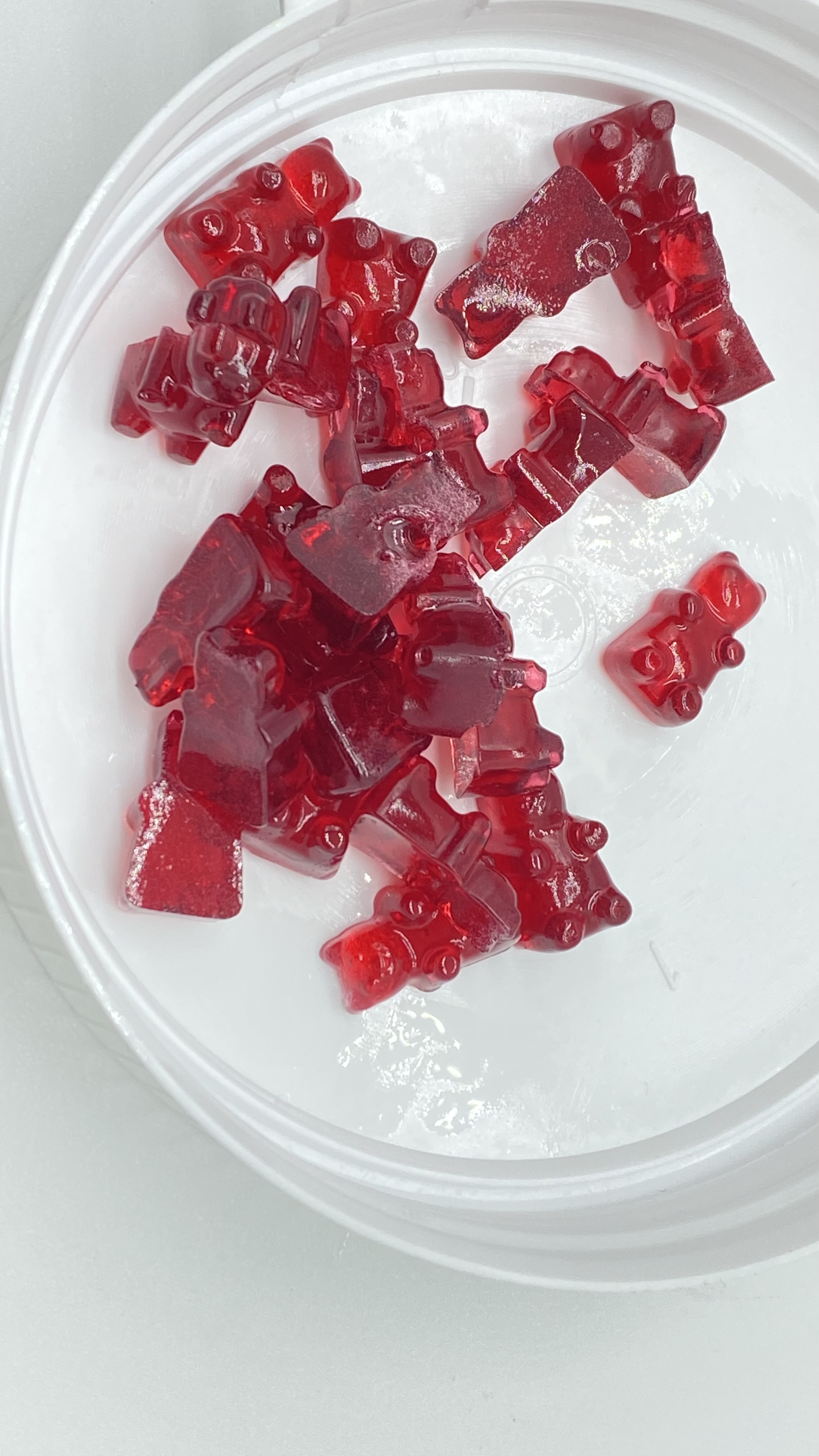 black carrot extract in purple/red colour gummies
